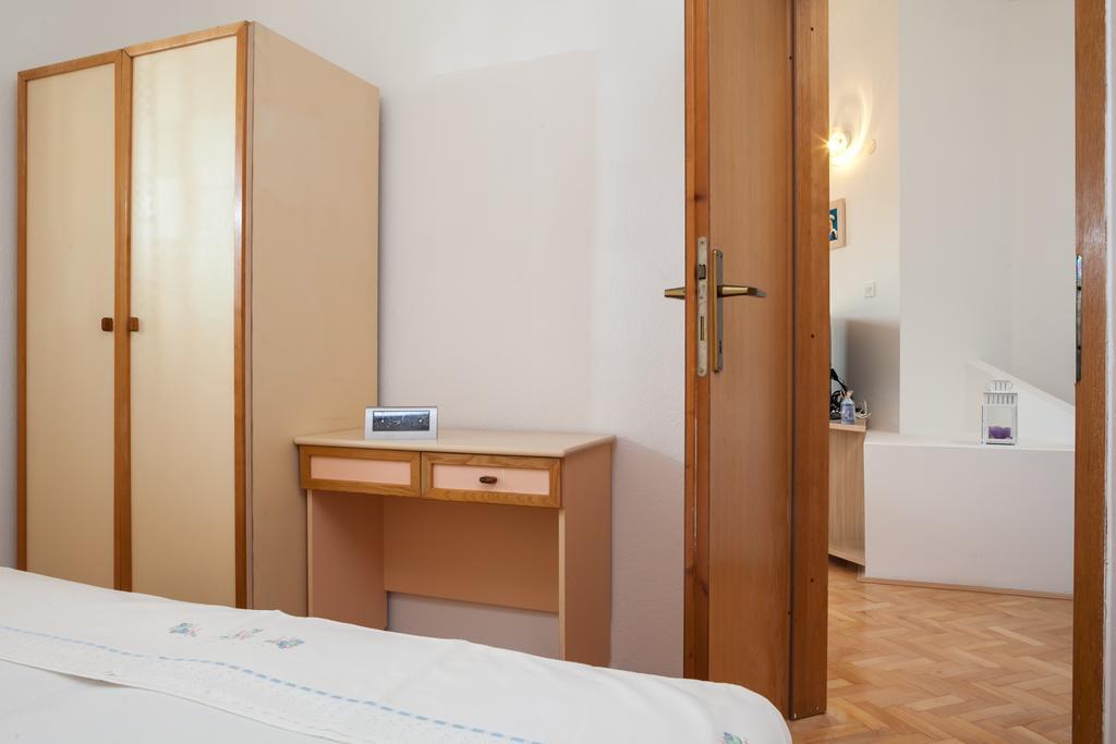 Ferienwohnung Kornelija 2 Podgora Zimmer foto