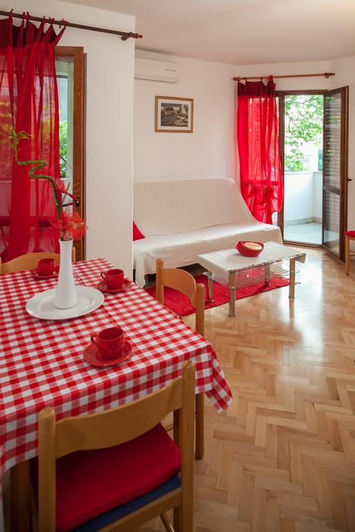 Ferienwohnung Kornelija 2 Podgora Zimmer foto