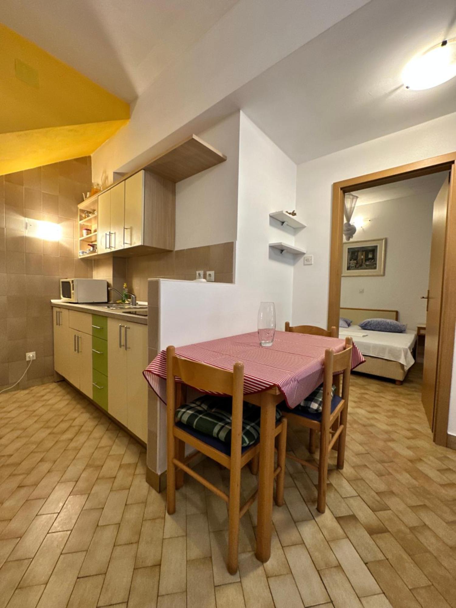 Ferienwohnung Kornelija 2 Podgora Exterior foto