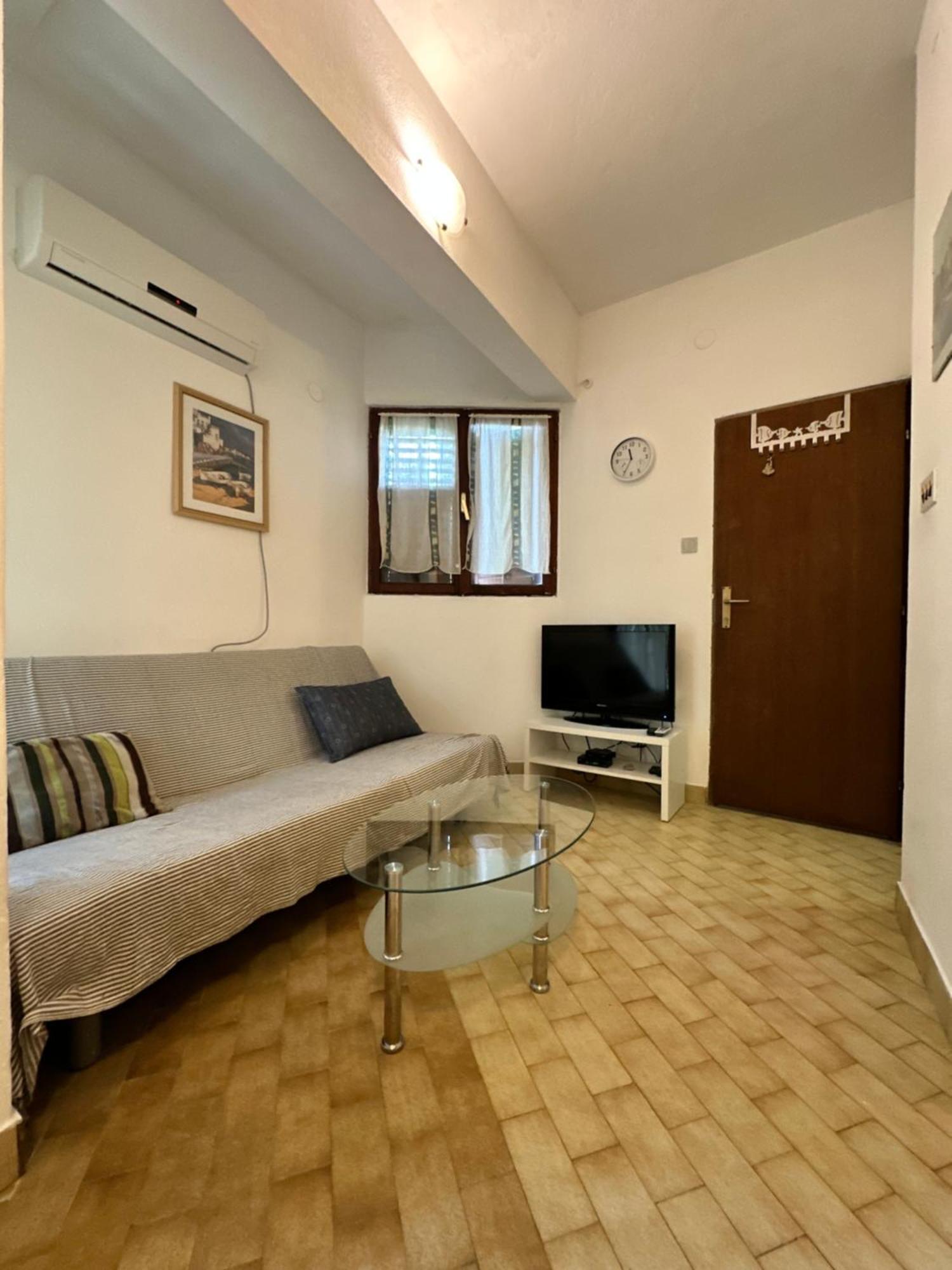 Ferienwohnung Kornelija 2 Podgora Exterior foto